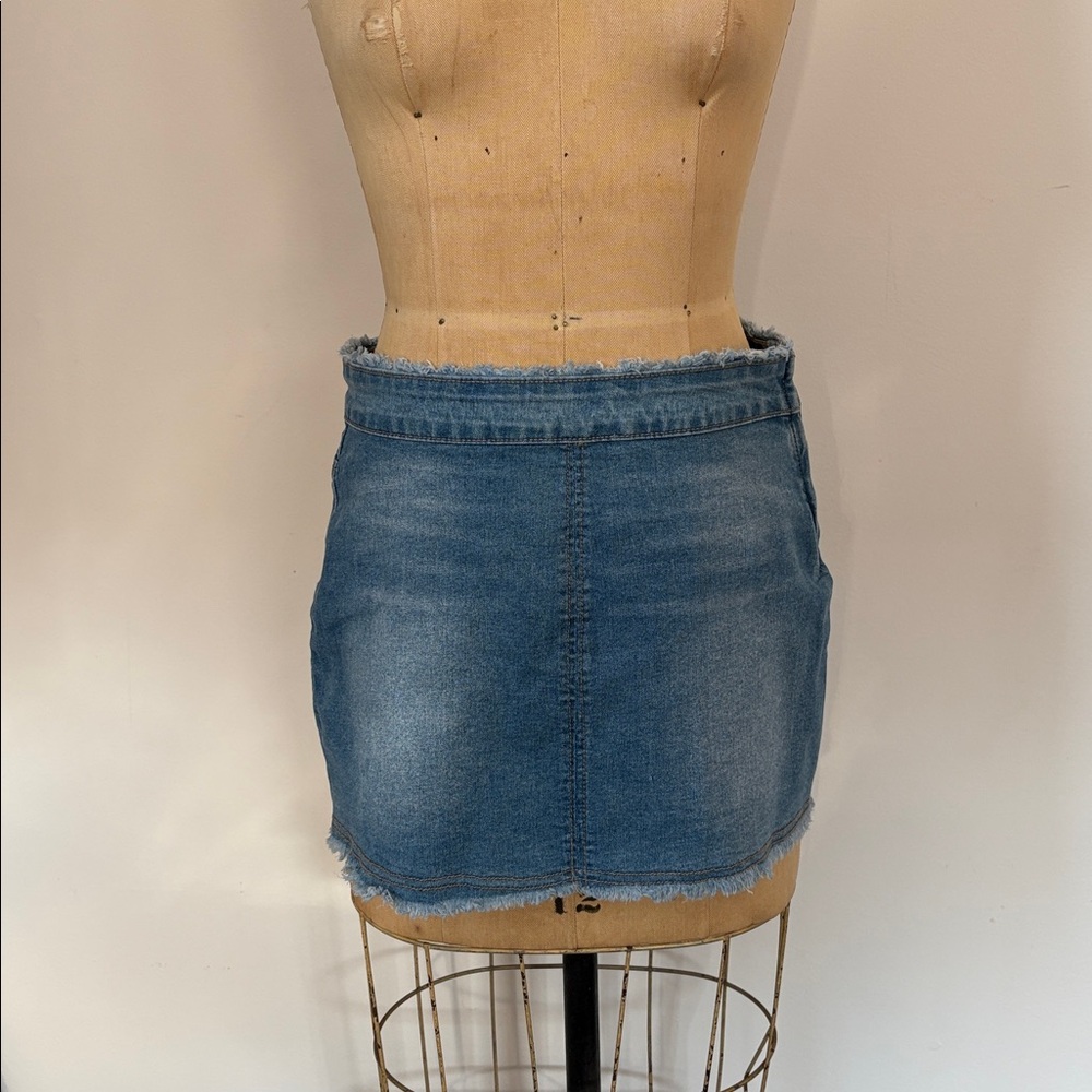 Forever 21 Frayed Edge Denim Mini Skirt Side Zip  M